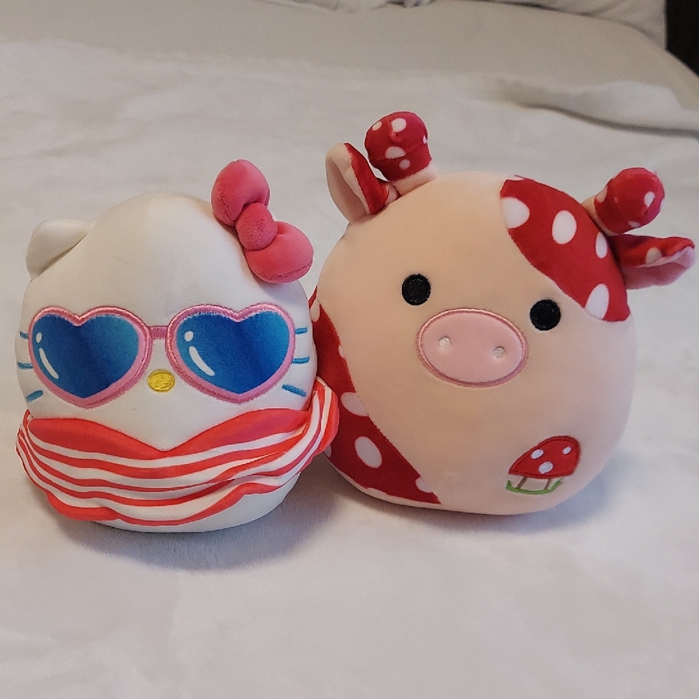 Cute Plush Toy Set with Bow and Sunglasses